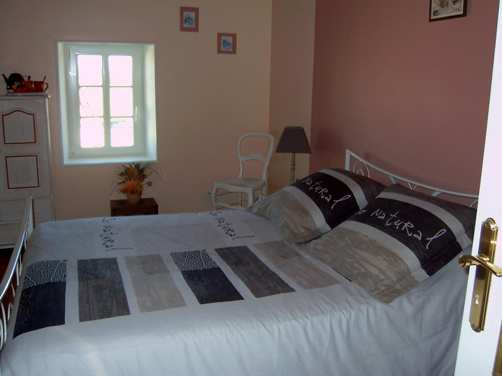 Bed and Breakfast L'Oasis Port-dʼEnvaux Zimmer foto
