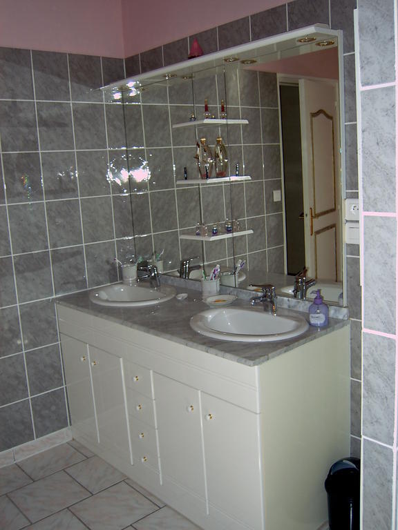 Bed and Breakfast L'Oasis Port-dʼEnvaux Zimmer foto