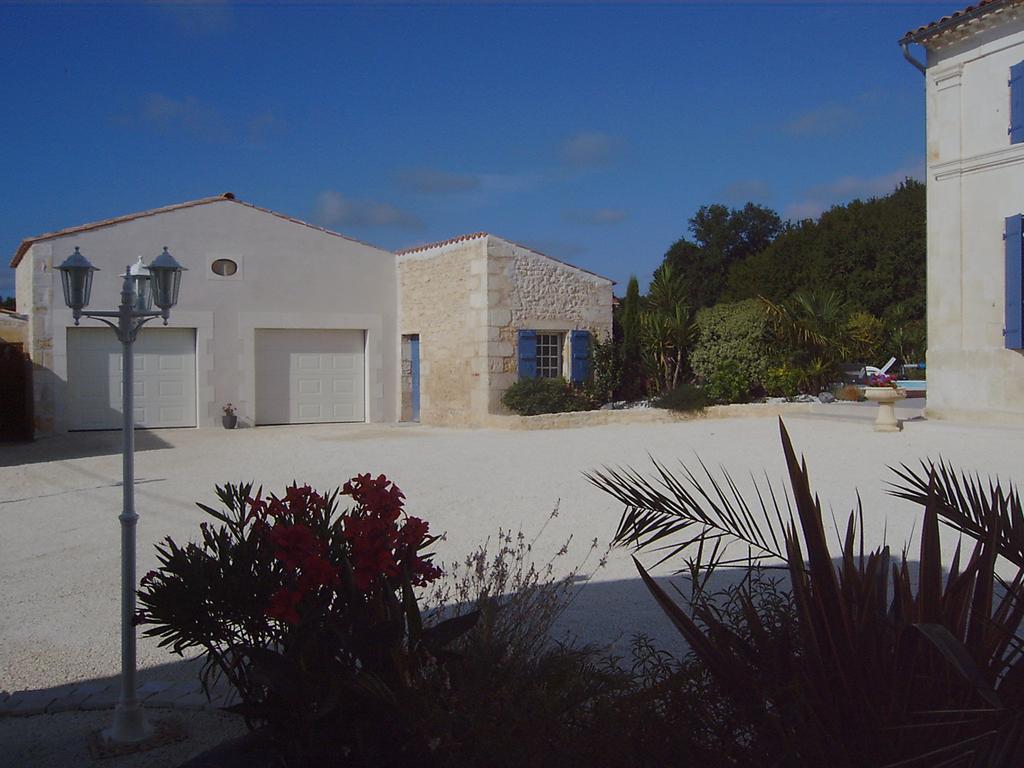 Bed and Breakfast L'Oasis Port-dʼEnvaux Exterior foto